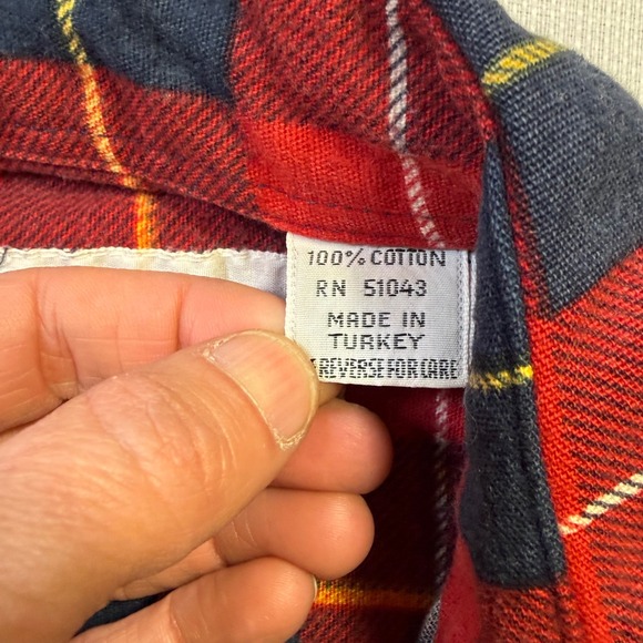 The Highlander Flannel by Bud Berma Red Navy Yellow Plaid Button Up Shirt Size M - Picture 5 of 8